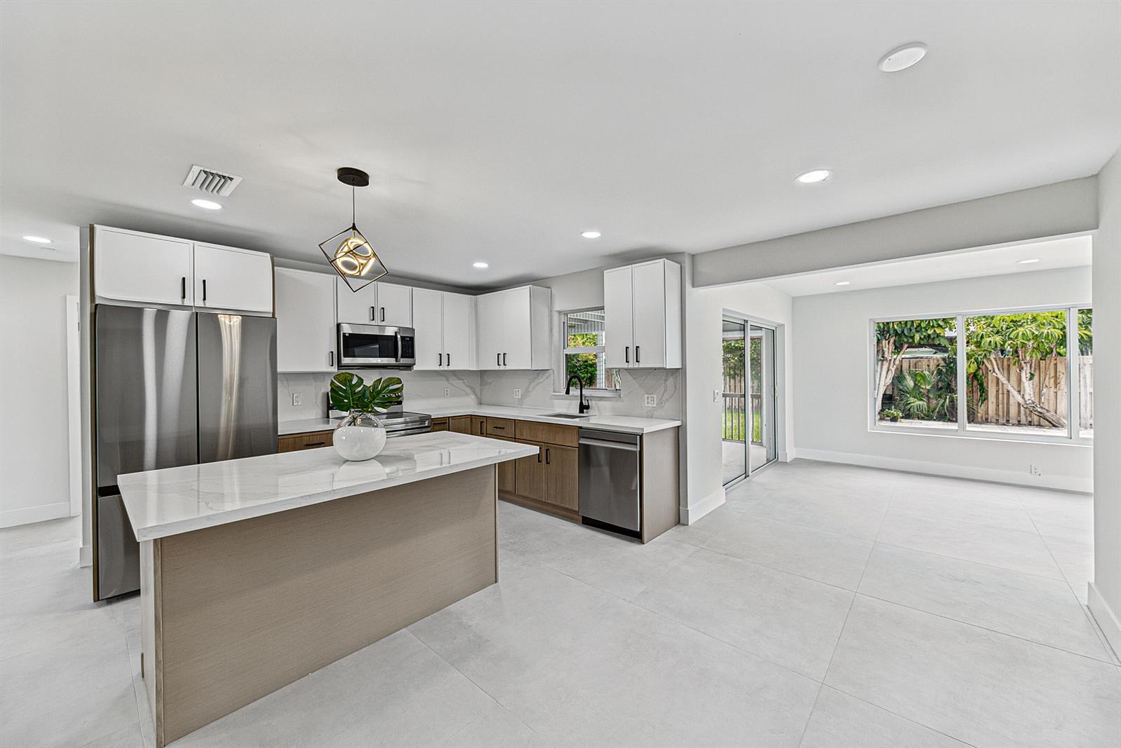 350 NE 42ND Street, Oakland Park FL 33334 photo 2