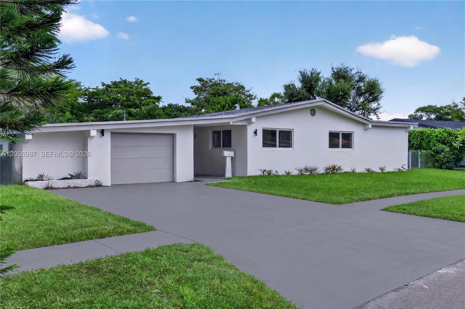 5715 Jackson St, Hollywood FL 33023 photo 3