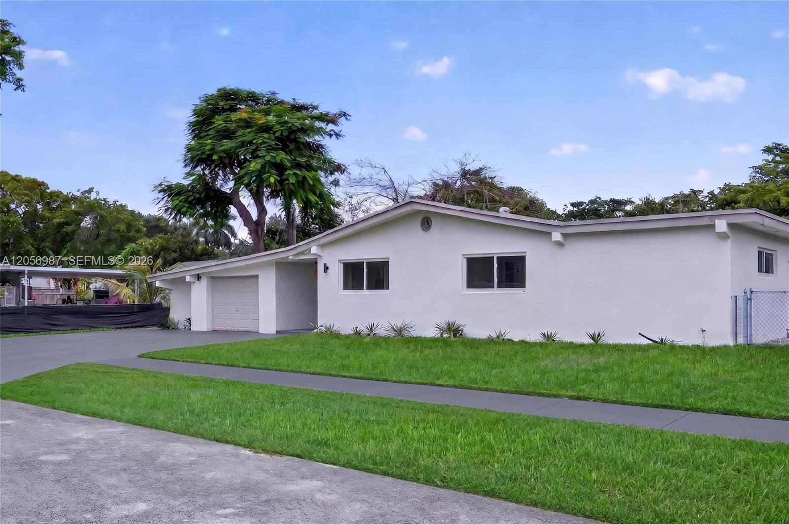 5715 Jackson St, Hollywood FL 33023 photo 4