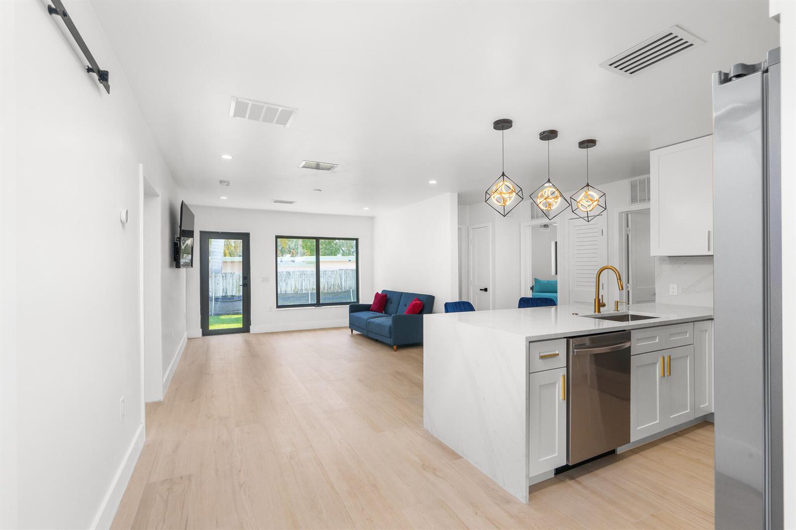 303 DE CARIE Street # 303, Delray Beach FL 33444 photo 4
