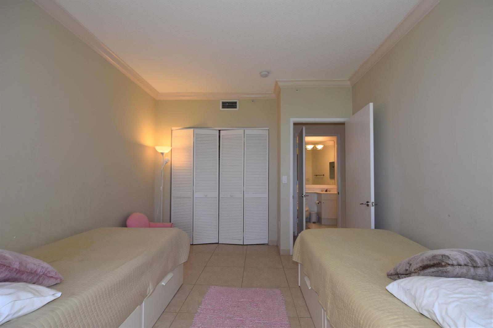 707 CRANDON Boulevard # 8, Key Biscayne FL 33149 photo 2