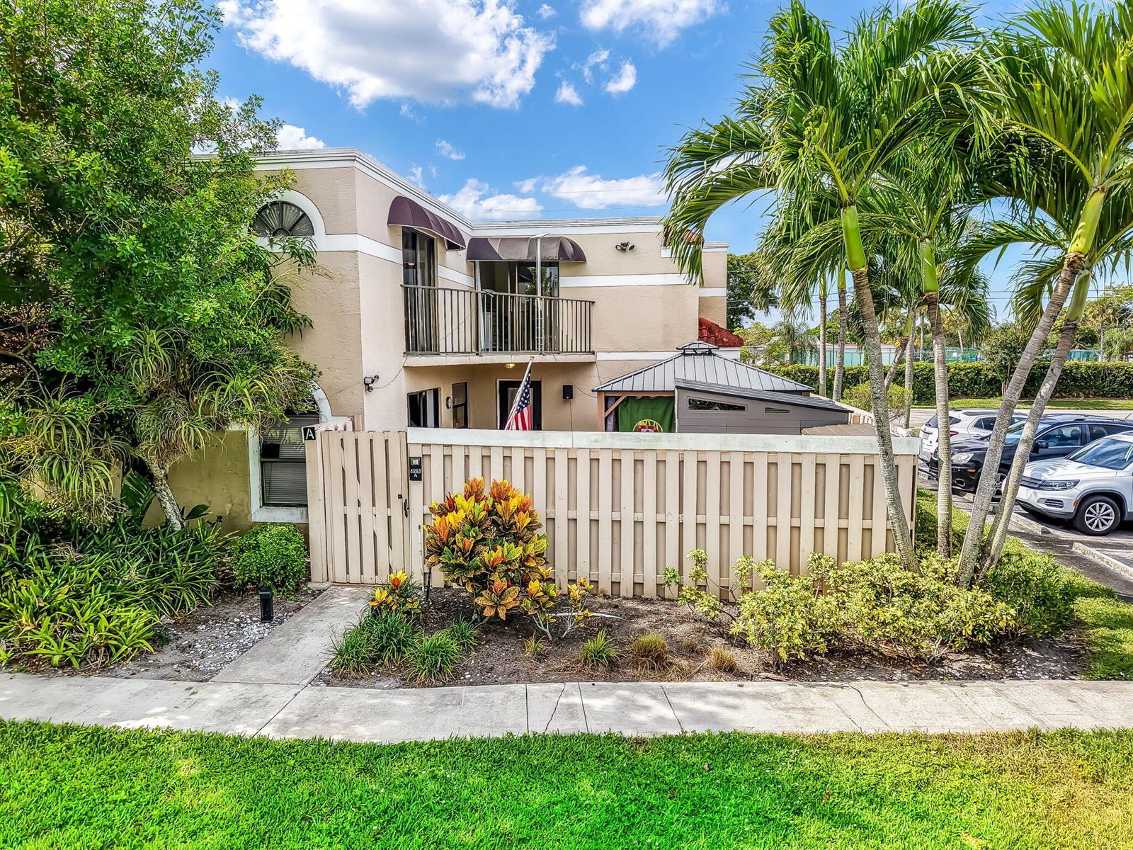 4005 VILLAGE Drive # A, Delray Beach FL 33445 photo 3