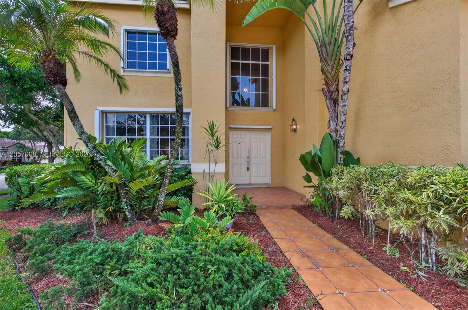 498 Cambridge Ln, Weston FL 33326 photo 2