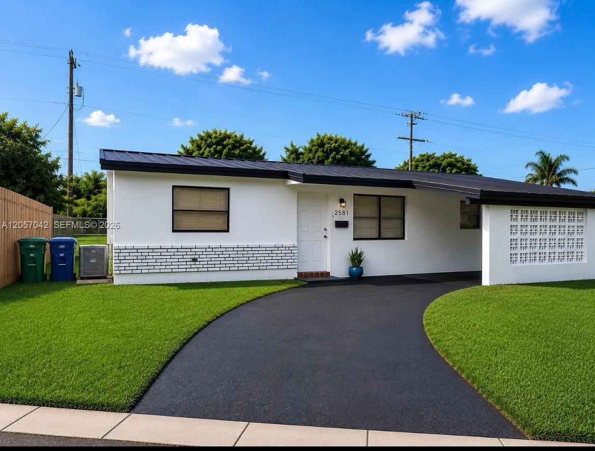 2581 NW 47th Ave, Lauderhill FL 33313 photo 3