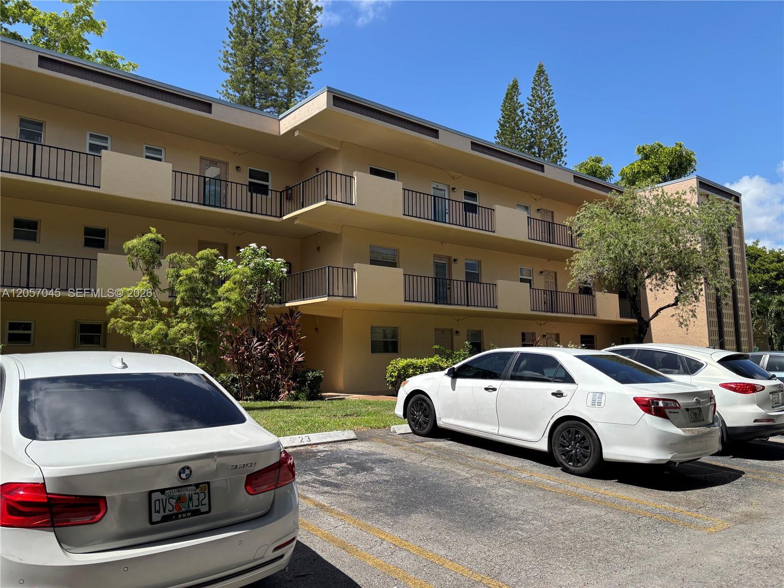 100 Ashbury Rd # 107, Hollywood FL 33024 photo 2