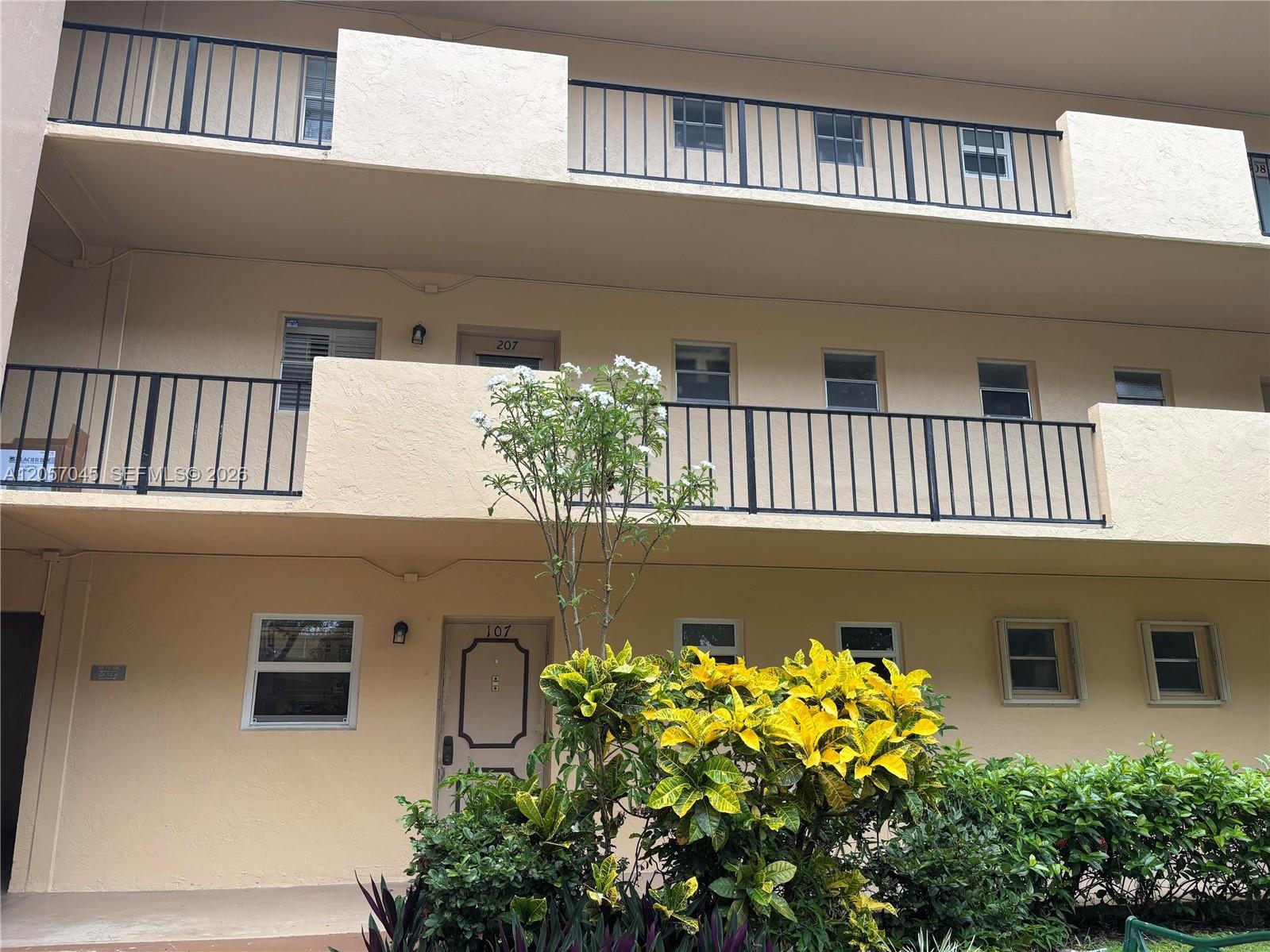 100 Ashbury Rd # 107, Hollywood FL 33024 photo 4