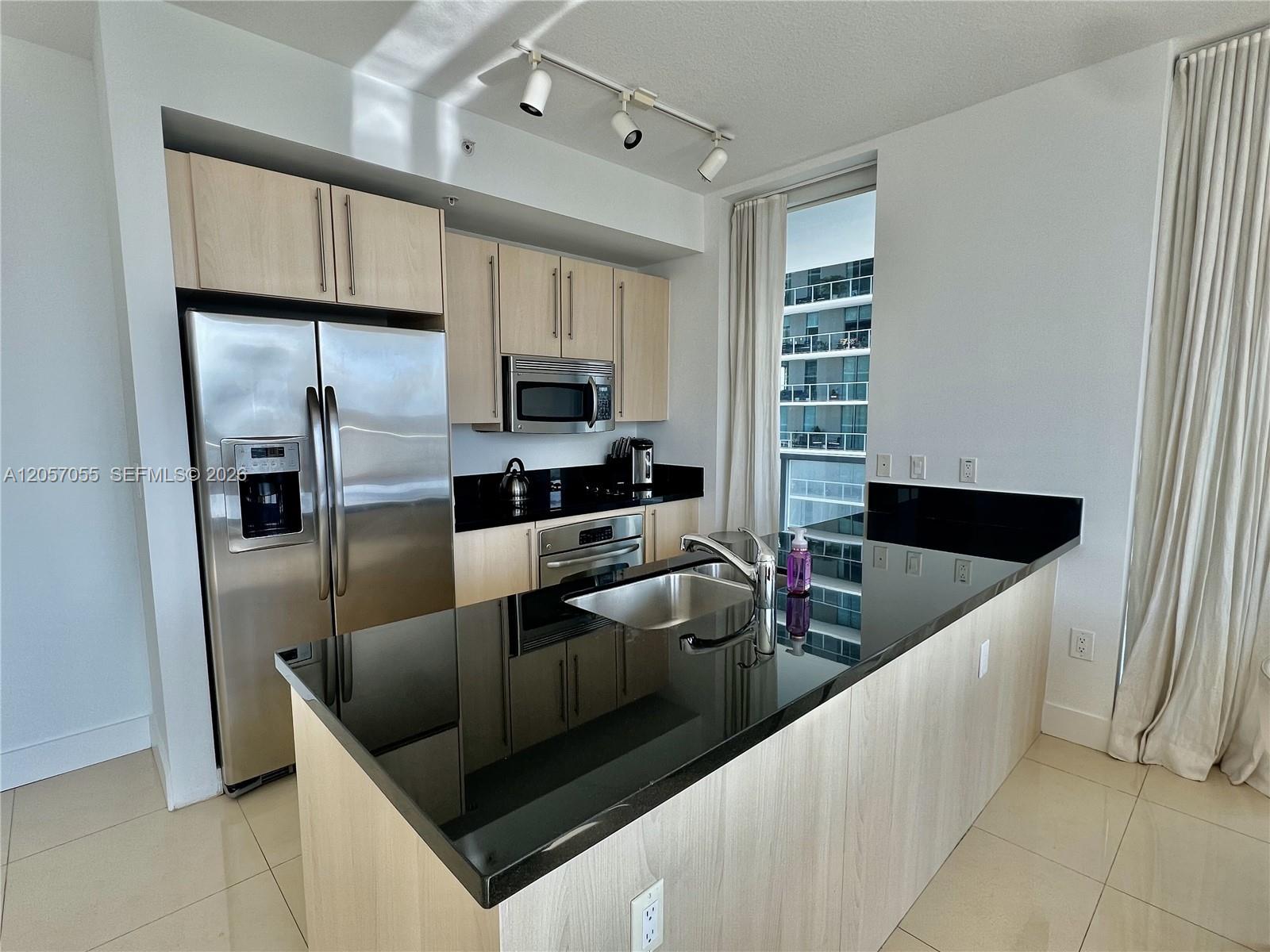 1111 SW 1st Ave # 1914, Miami FL 33130 photo 2
