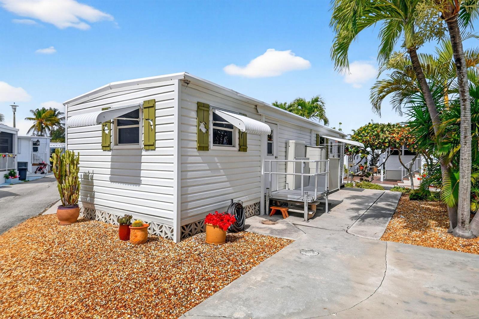5 Cedar Drive, Briny Breezes FL 33435 photo 4