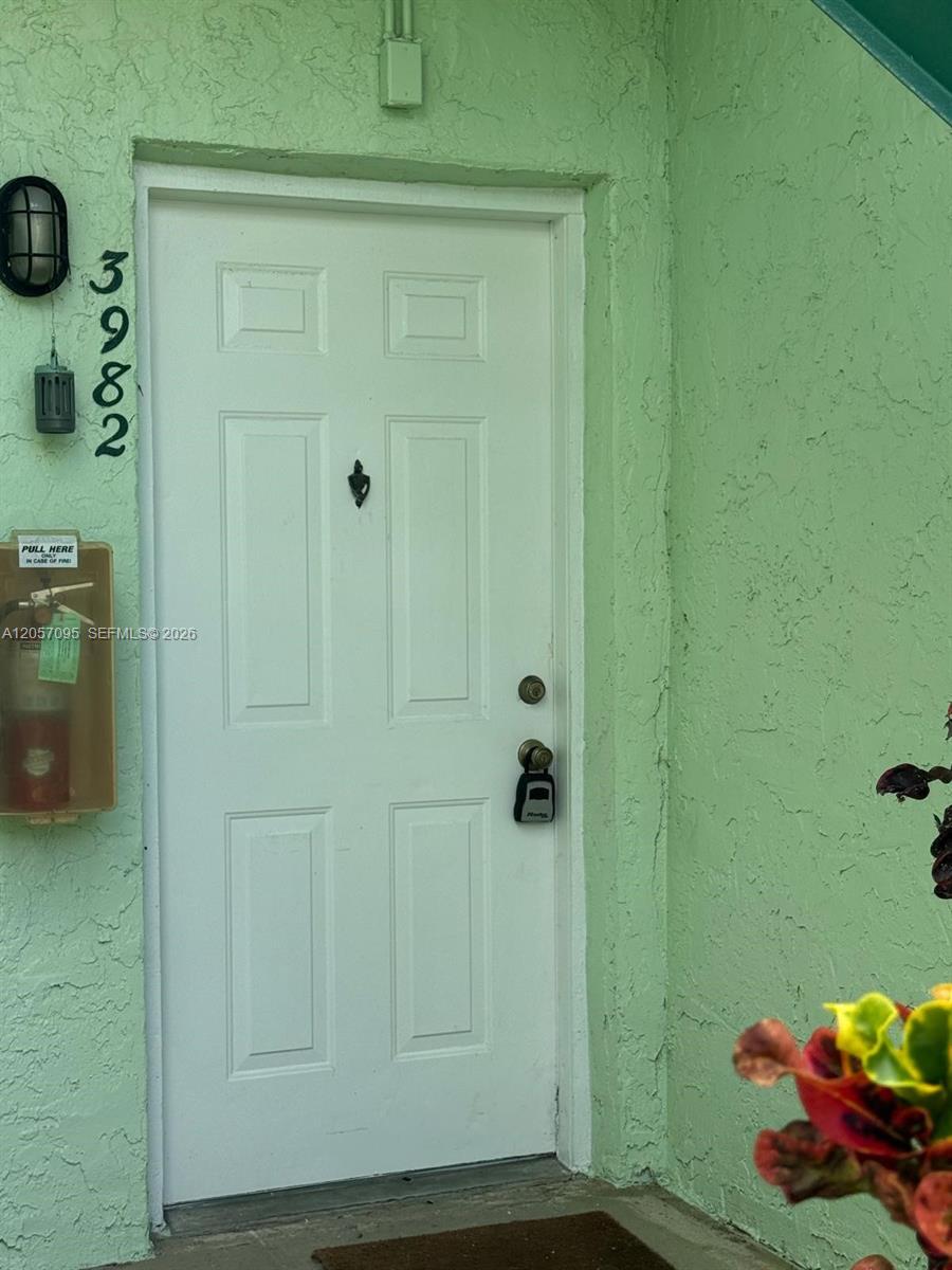 3982 NW 87th Ave # 3982, Sunrise FL 33351