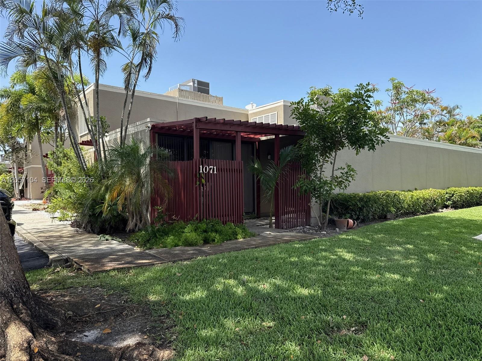 1071 Windward Dr # 0, Pembroke Pines FL 33026 photo 3