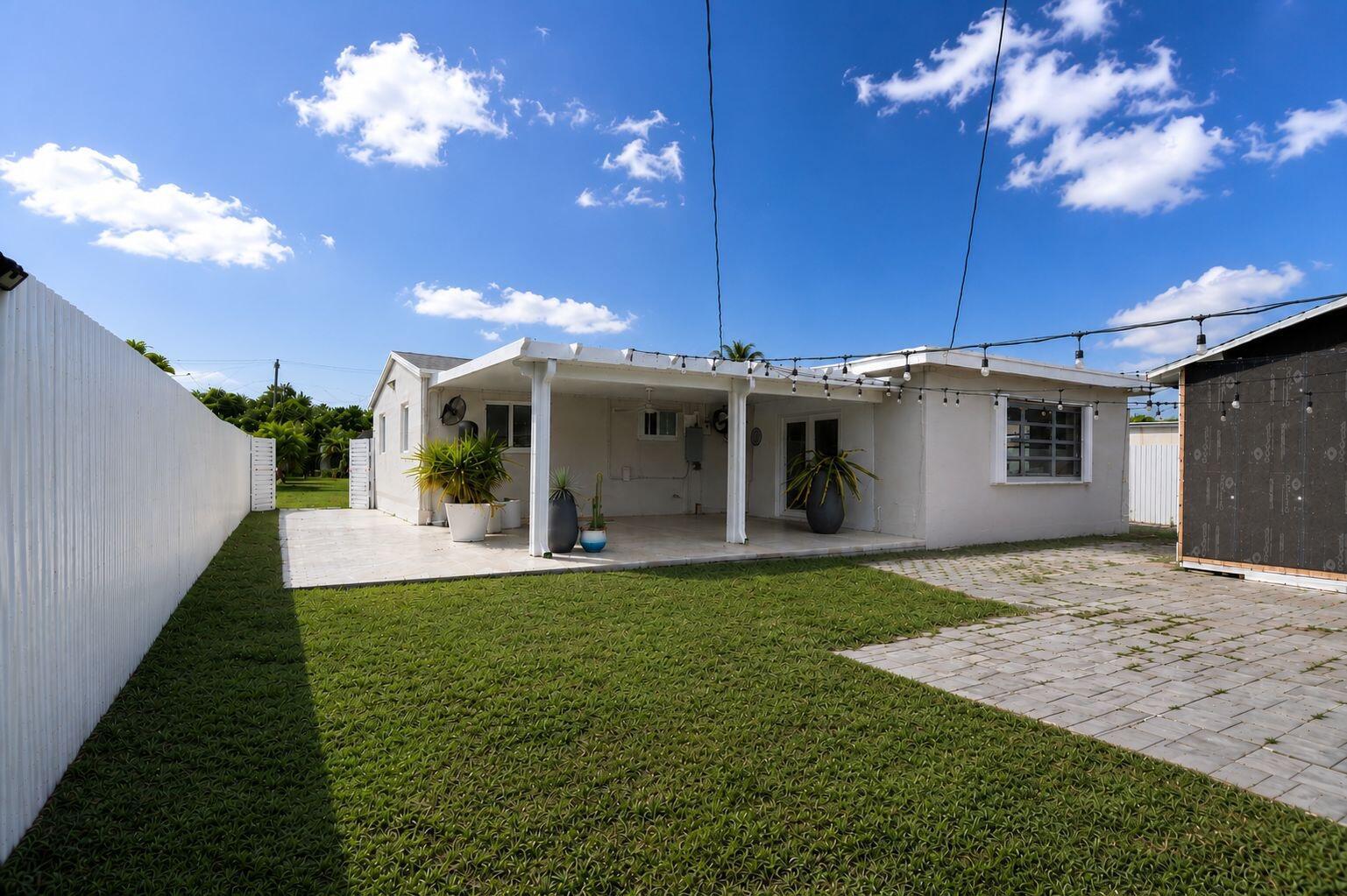 511 N 69th Way, Hollywood FL 33024 photo 4