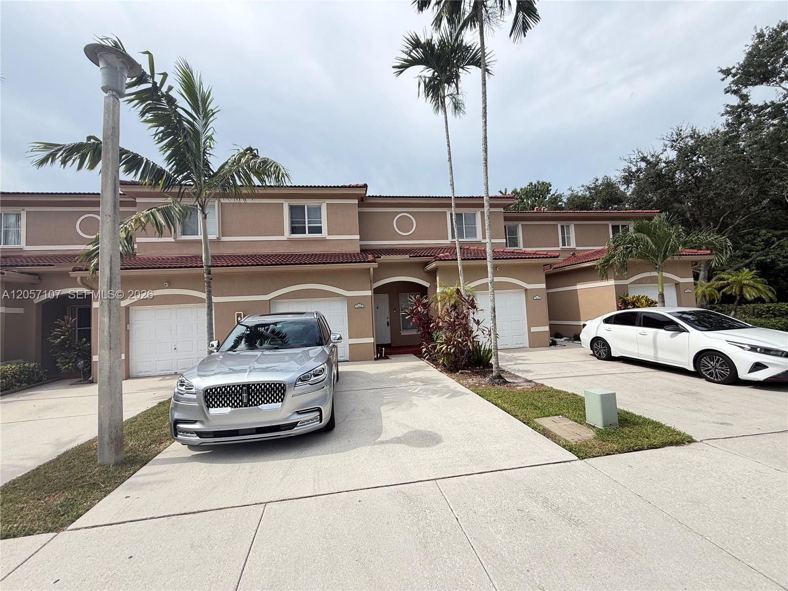 7663 N Southwood Cir, Davie FL 33328