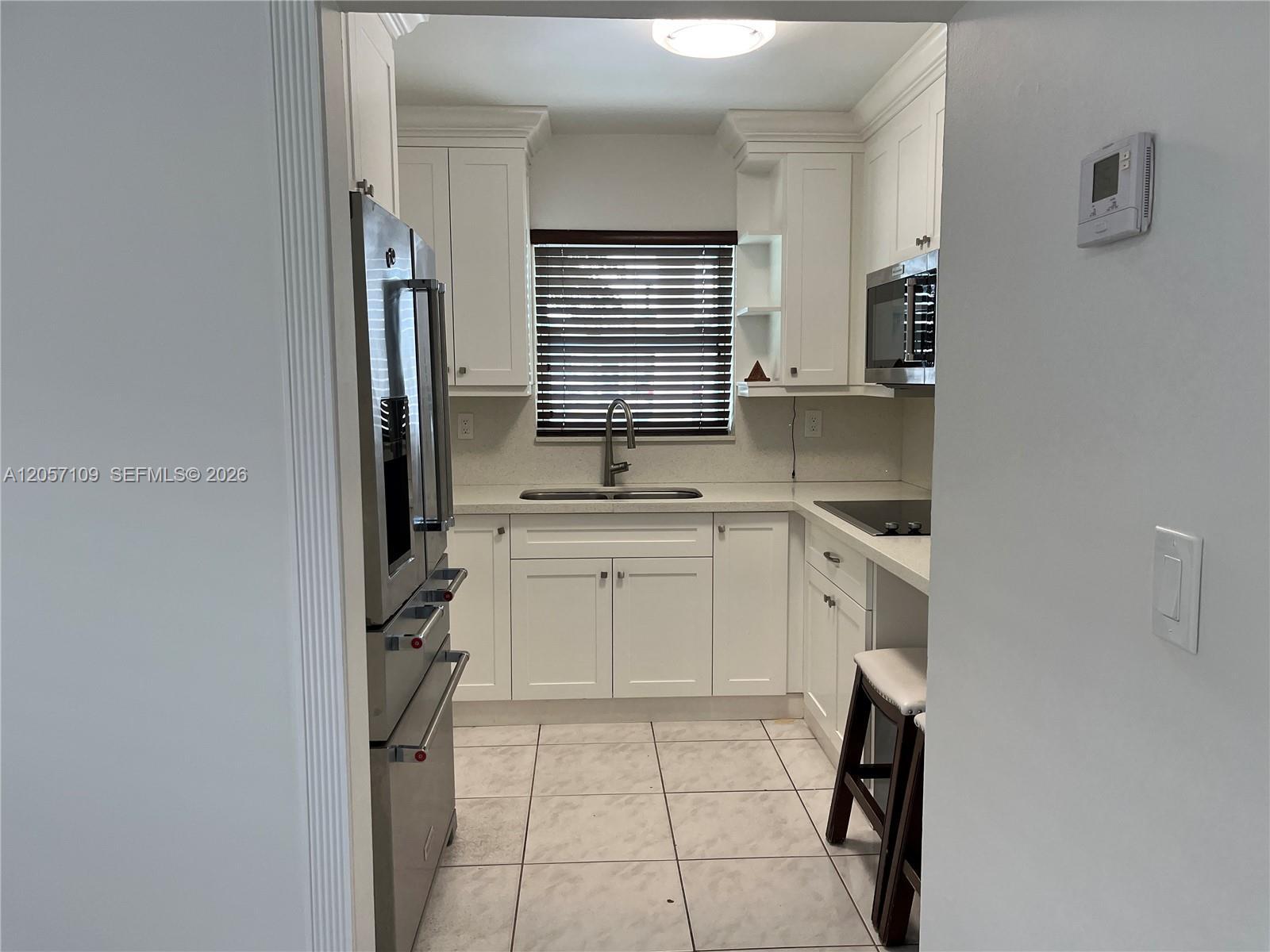 10571 SW 27th St, Miami FL 33165 photo 5