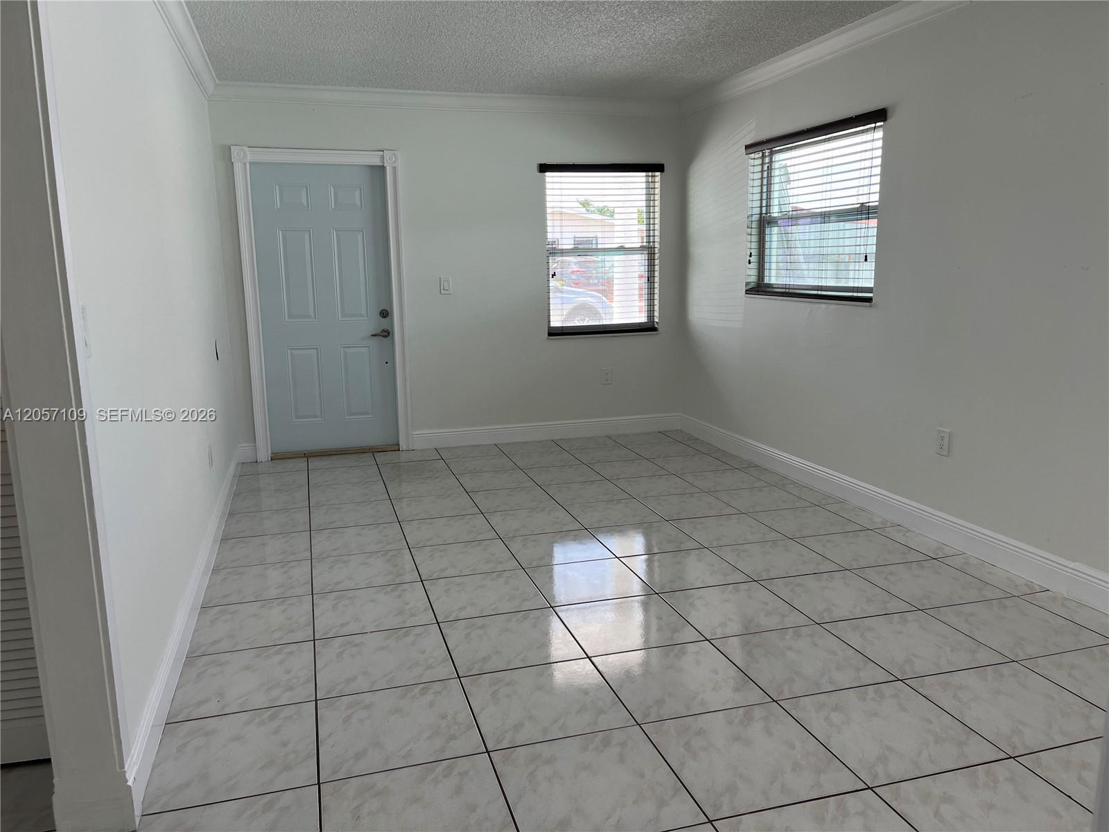 10571 SW 27th St, Miami FL 33165 photo 4