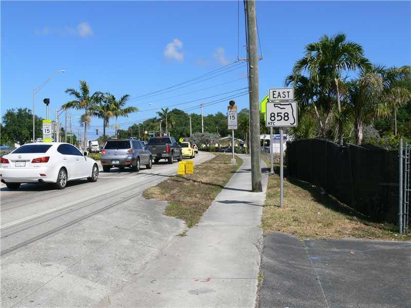 41 WILLIAMS Road, West Park FL 33023 photo 2