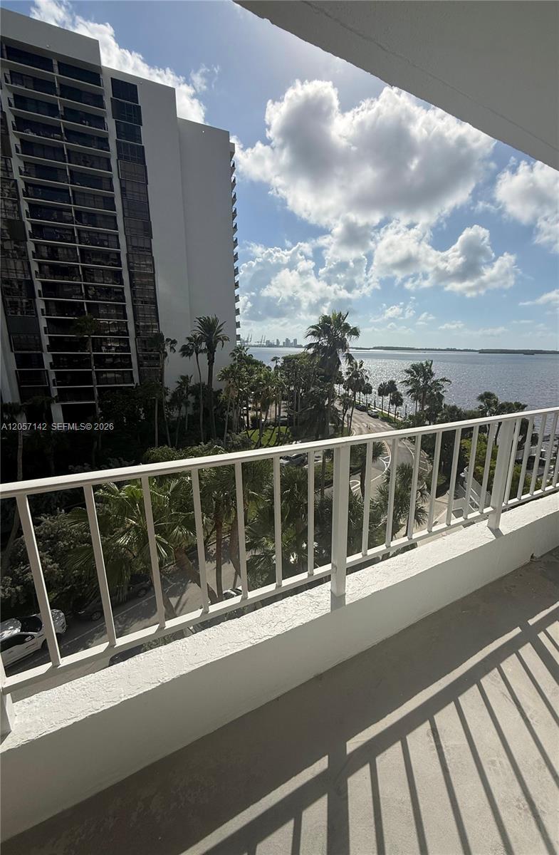 200 SE 15th Rd # 7H, Miami FL 33129