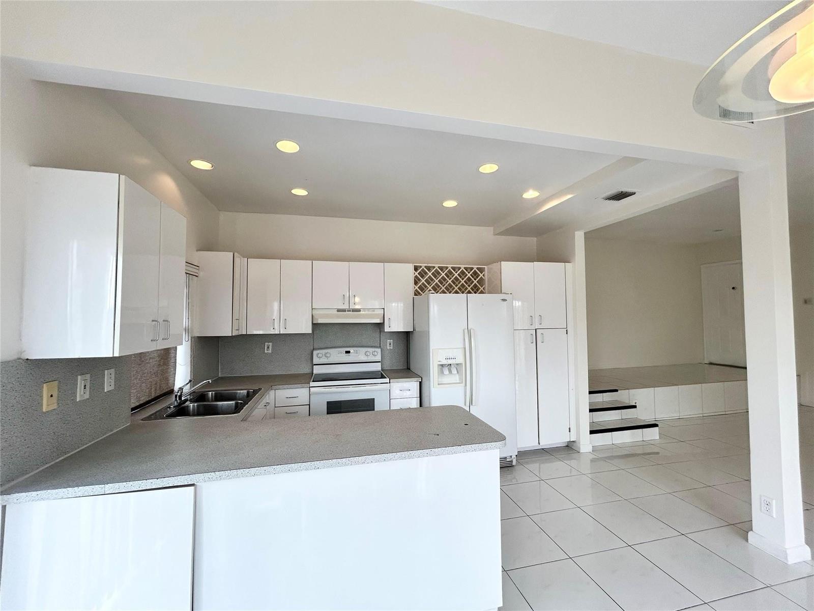 4850 SW 63RD Terrace # 231, Davie FL 33314 photo 2