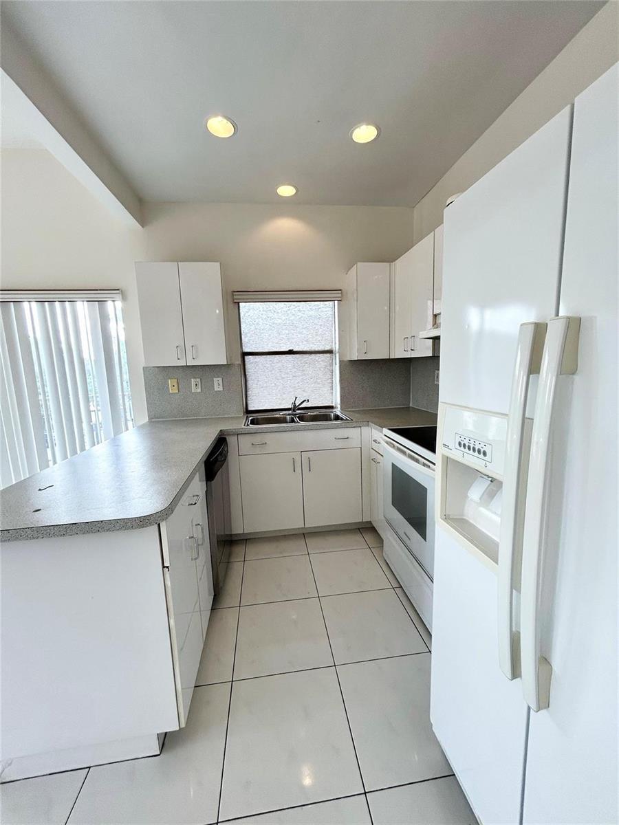 4850 SW 63RD Terrace # 231, Davie FL 33314 photo 3