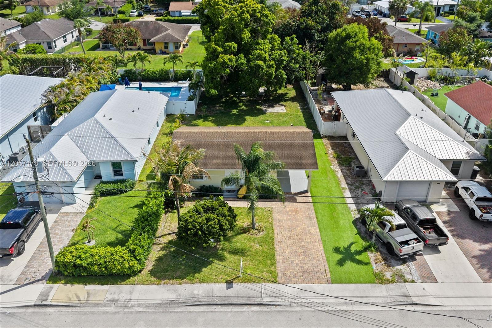 6894 3rd St, Jupiter FL 33458 photo 3