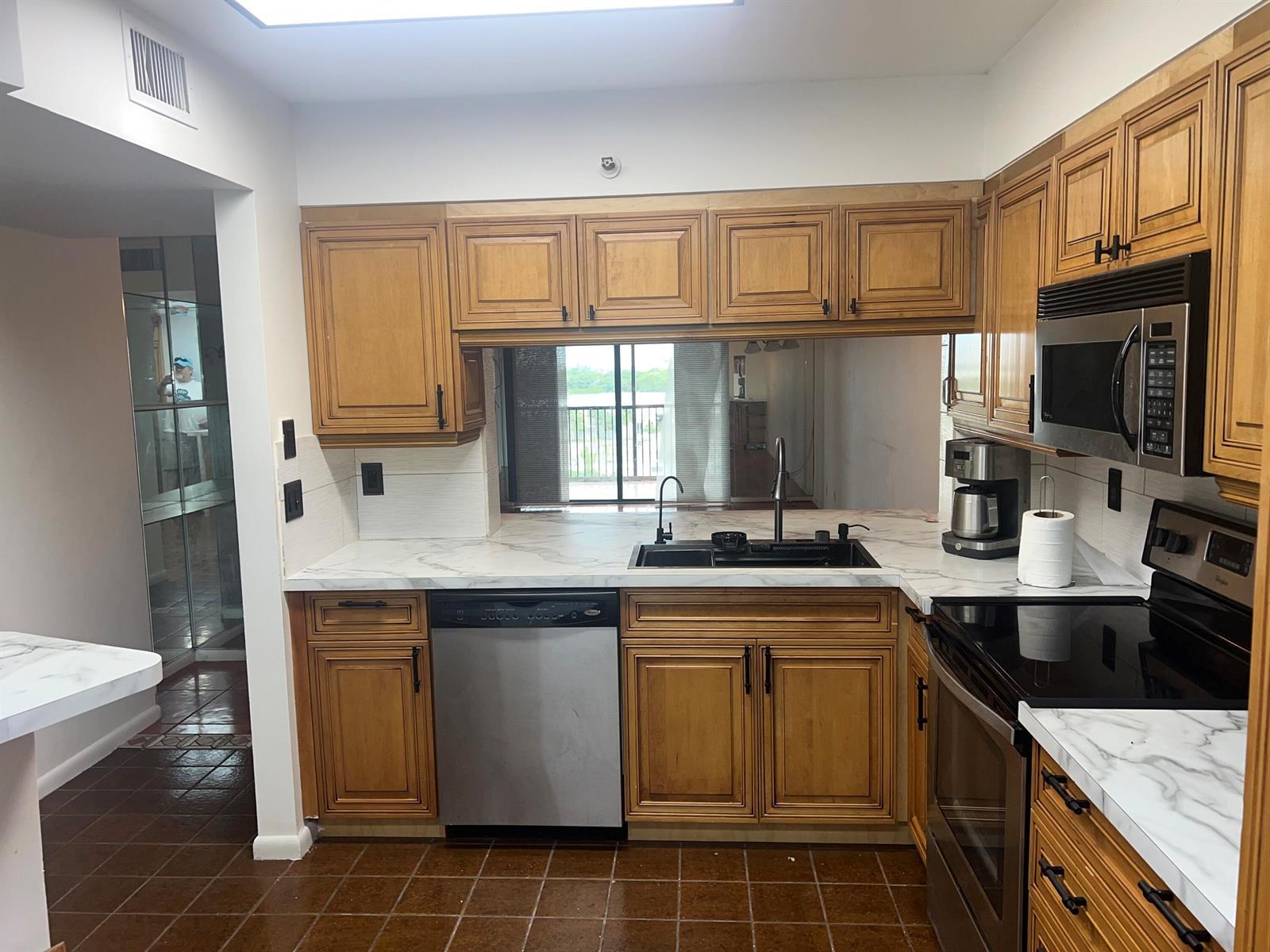 2202 S CYPRESS BEND Drive # 801, Pompano Beach FL 33069 photo 4