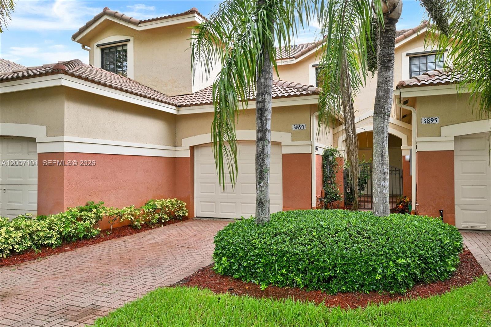 3897 Tree Top Dr, Weston FL 33332