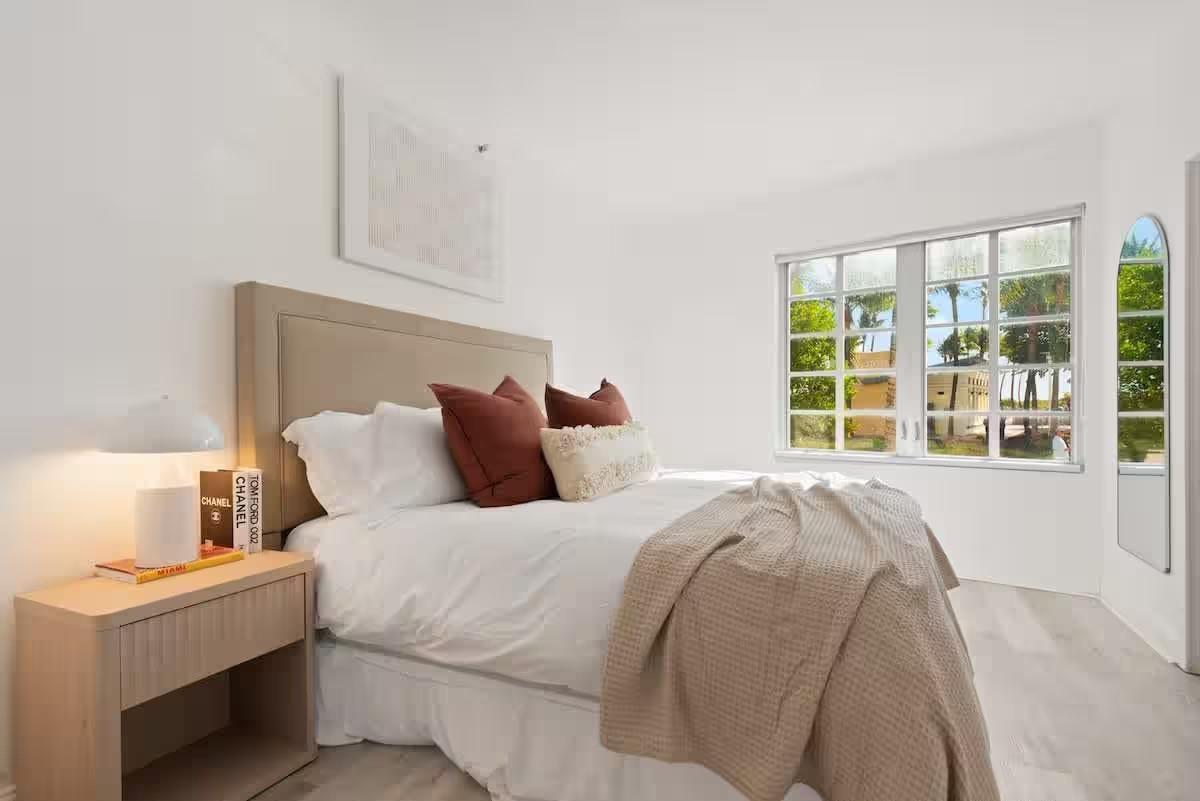 530 Ocean Drive, Miami Beach FL 33139 photo 4