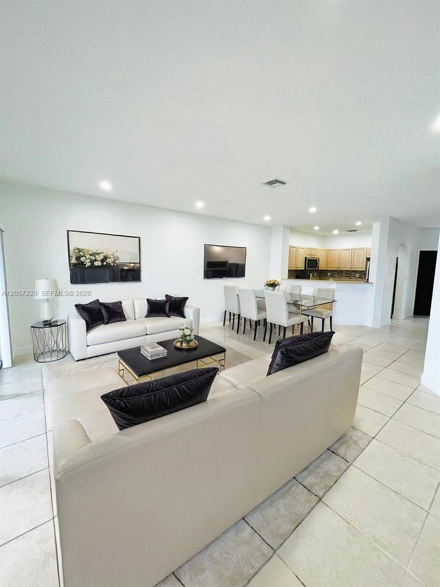 12162 SW 5th Ct, Pembroke Pines FL 33025 photo 2