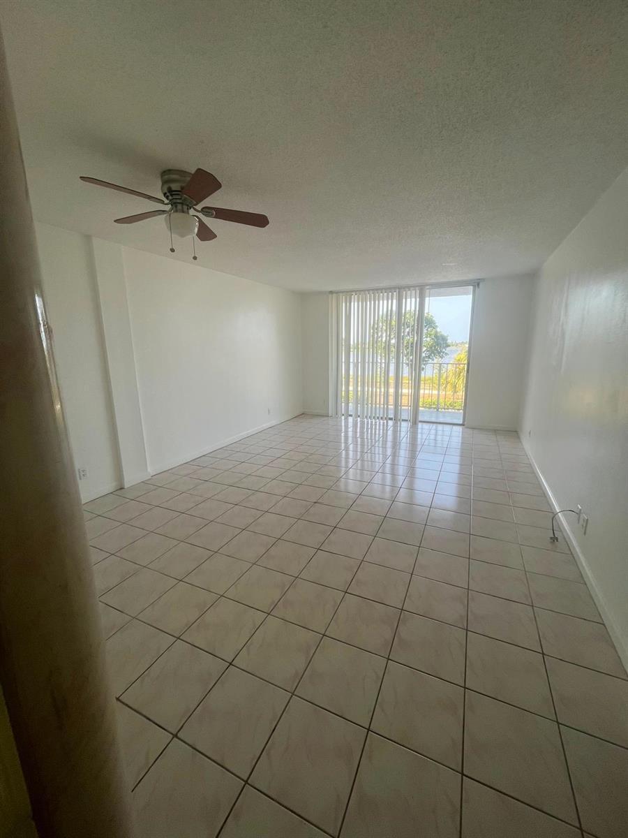 480 EXECUTIVE CENTER Drive # 2F, West Palm Beach FL 33401 photo 5