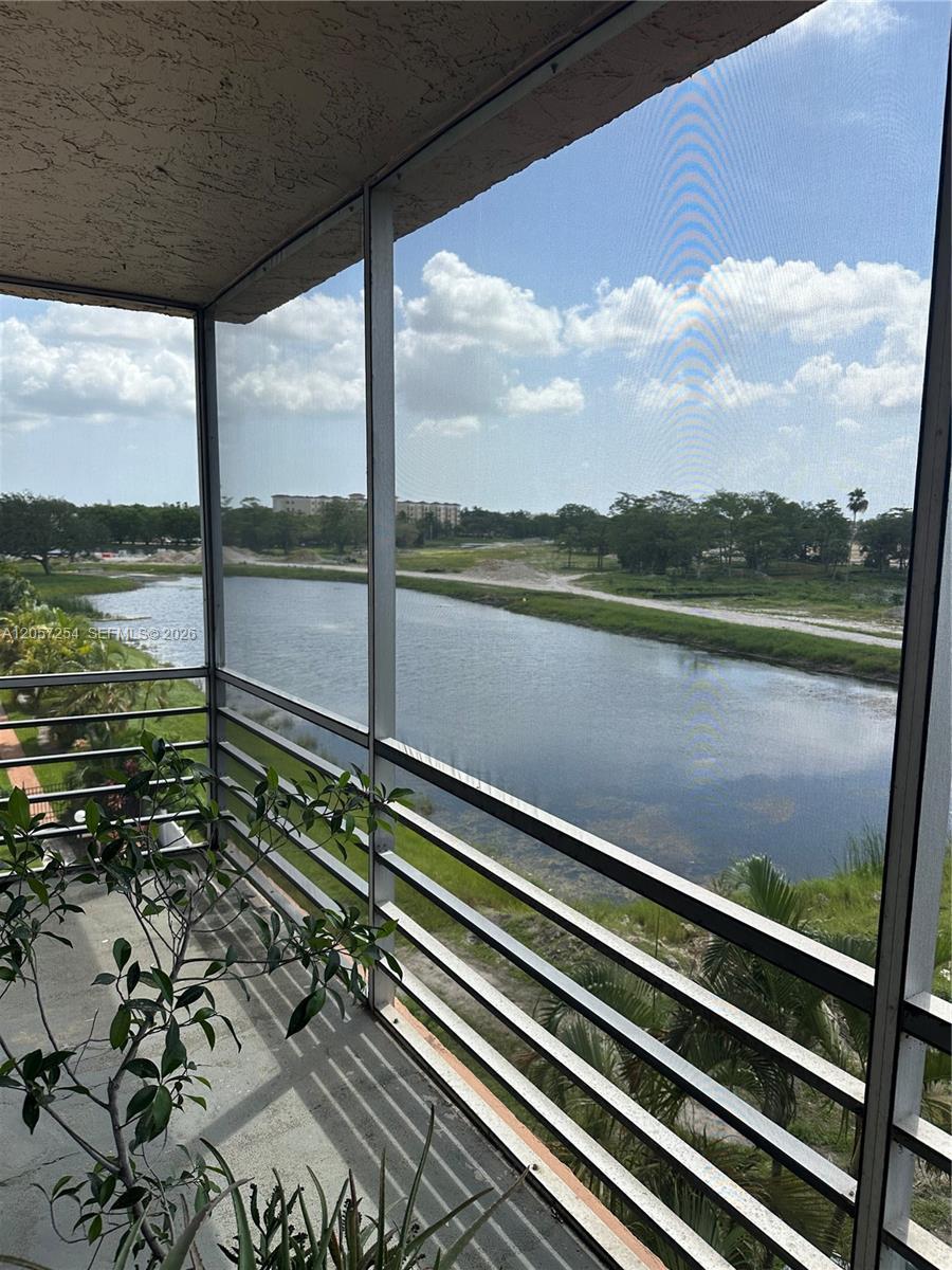 3048 E Sunrise Lakes Dr # 421, Sunrise FL 33322 photo 2