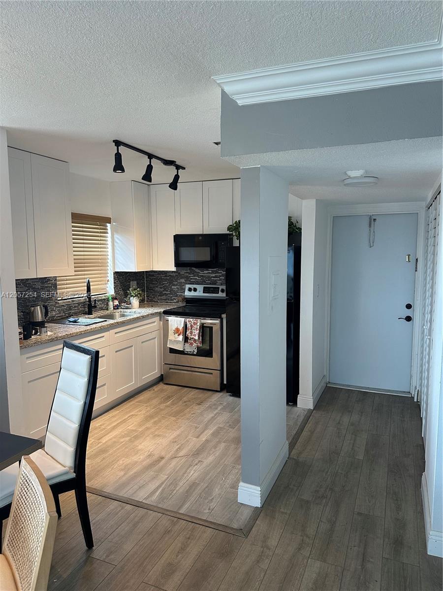 3048 E Sunrise Lakes Dr # 421, Sunrise FL 33322