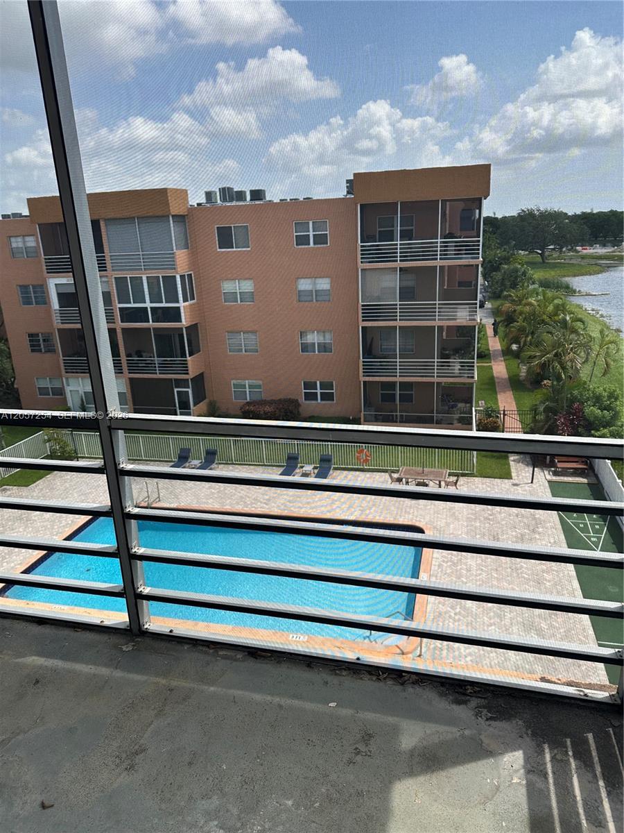 3048 E Sunrise Lakes Dr # 421, Sunrise FL 33322 photo 5