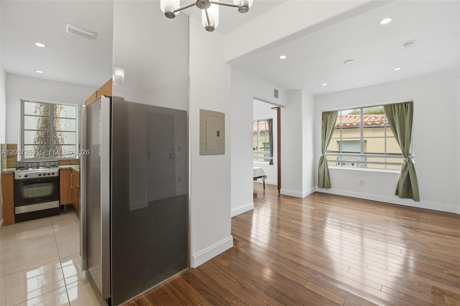 526 15th St # 17, Miami Beach FL 33139 photo 5
