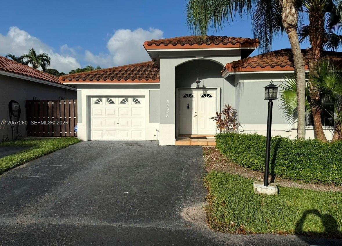 5758 NW 97th Pl, Doral FL 33178 photo 2