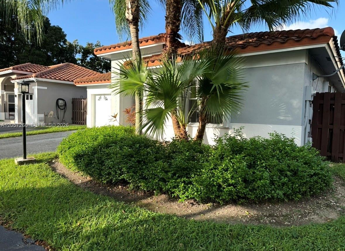 5758 NW 97th Pl, Doral FL 33178 photo 3