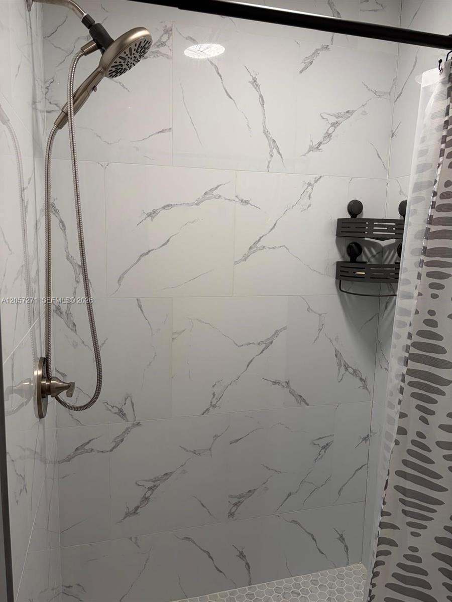840 NE 159th St # 1, North Miami Beach FL 33162 photo 2