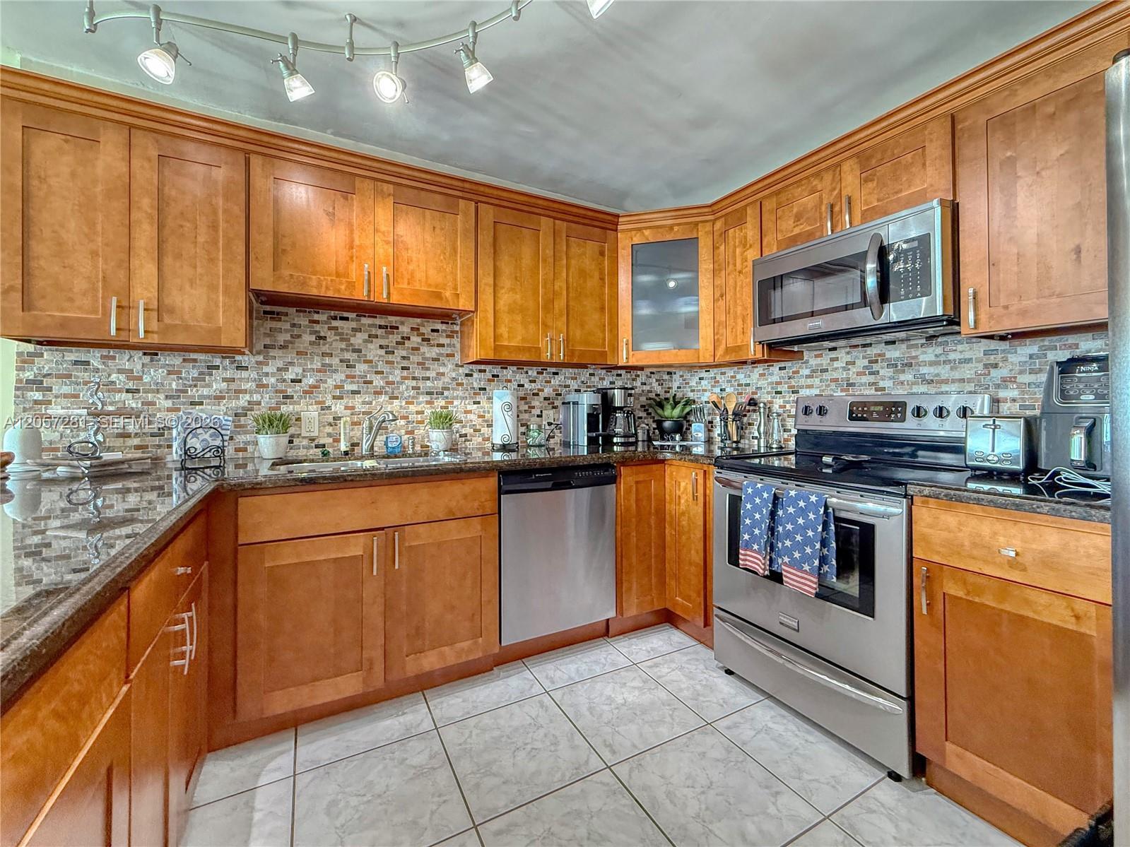 5701 Collins Ave # 1508, Miami Beach FL 33140 photo 3