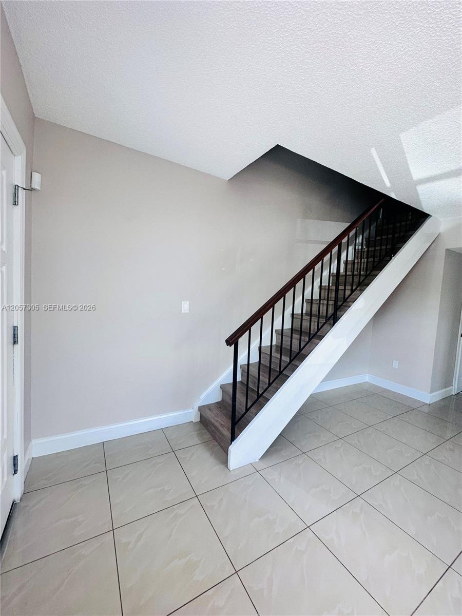 Hialeah, FL 33016 photo 3