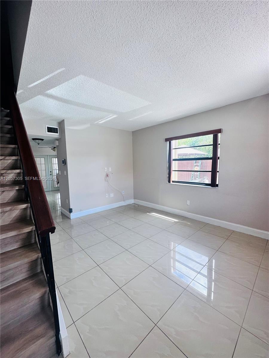 Hialeah, FL 33016 photo 5