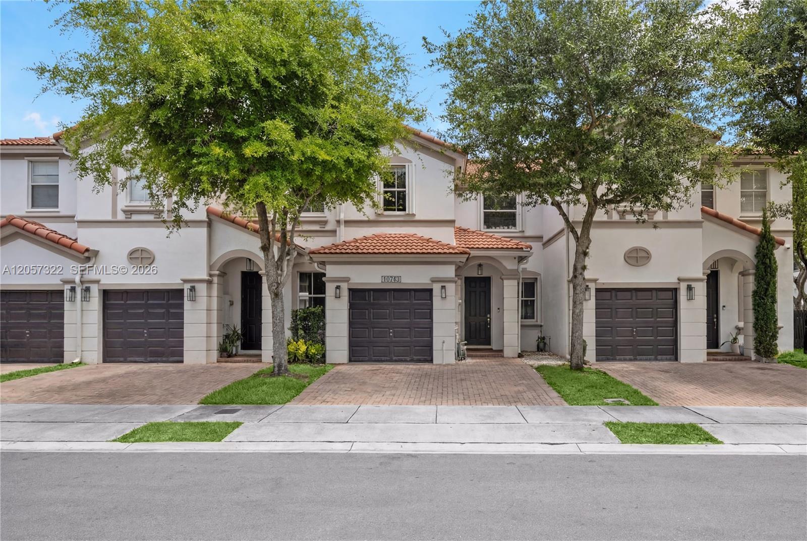 10743 NW 78th Ter, Doral FL 33178 photo 2