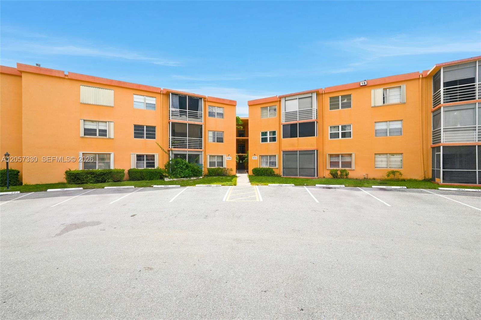4384 NW 9th Ave # 1D, Deerfield Beach FL 33064 photo 2