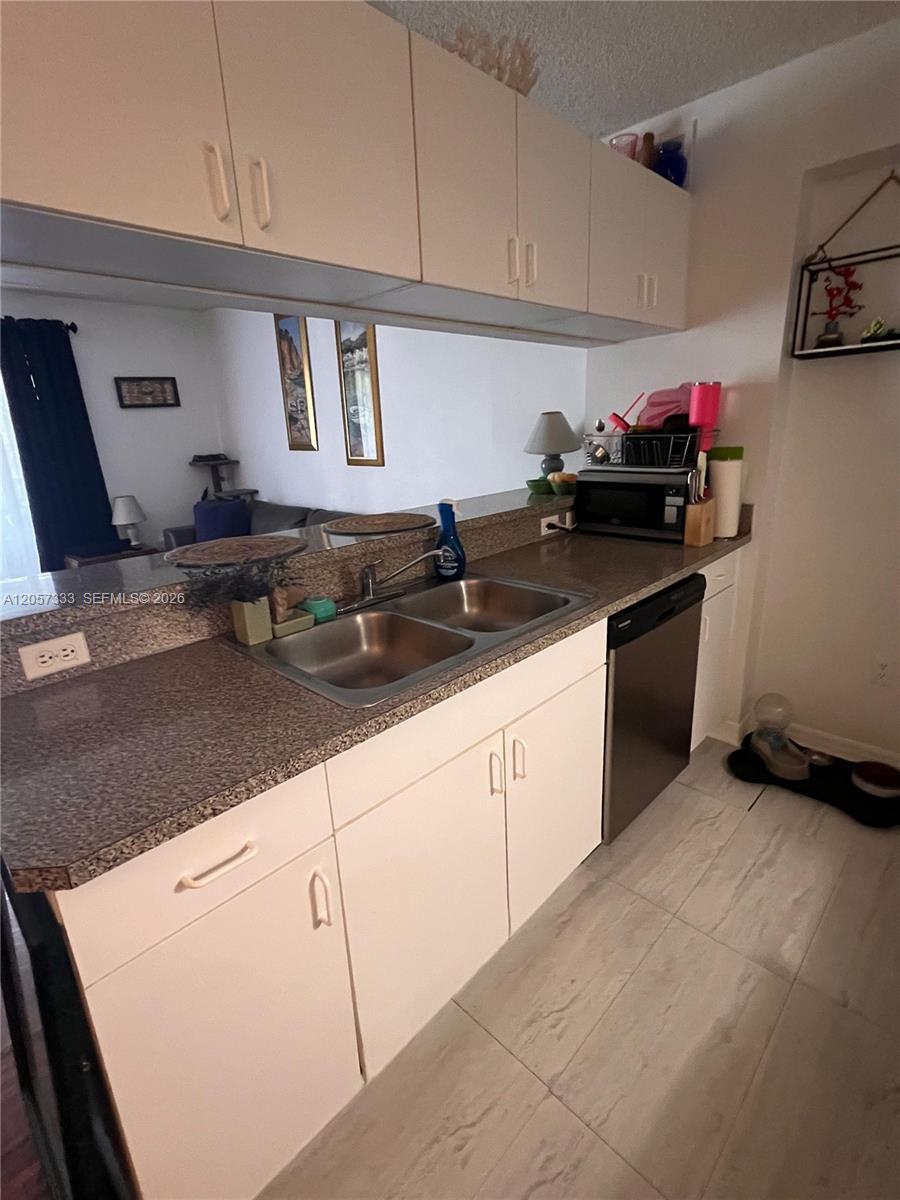 460 S Park Road # 304, Hollywood FL 33021 photo 4