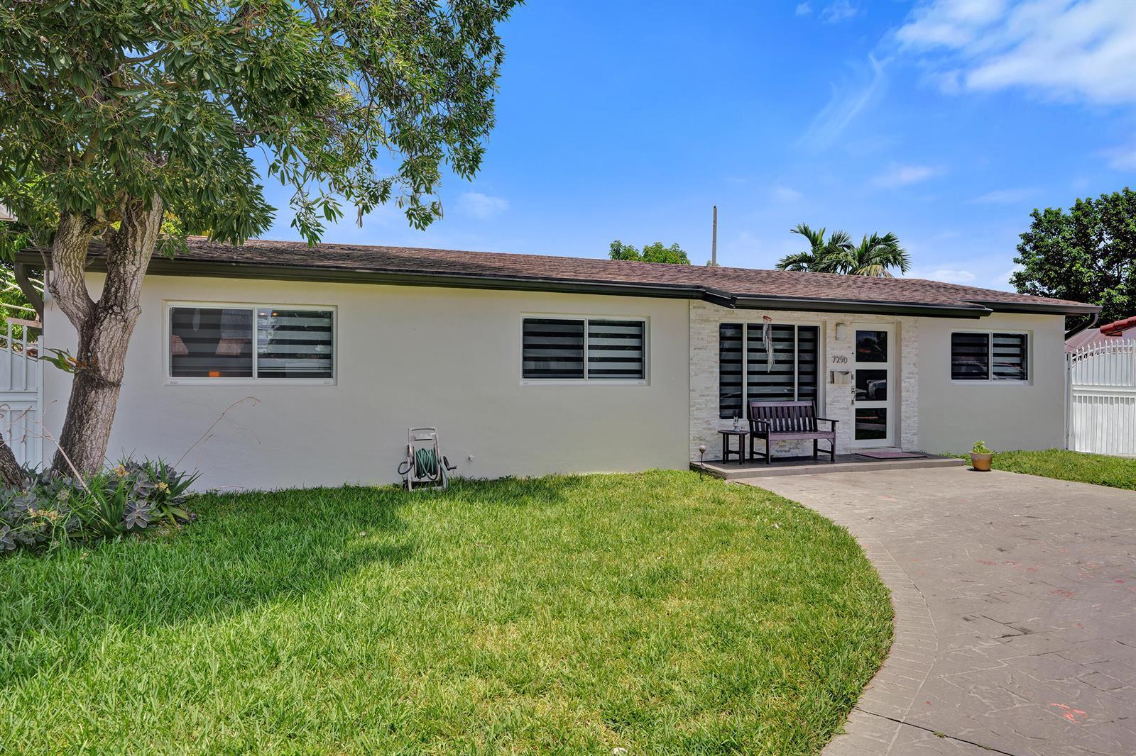 7290 W 14th Court, Hialeah FL 33014 photo 2