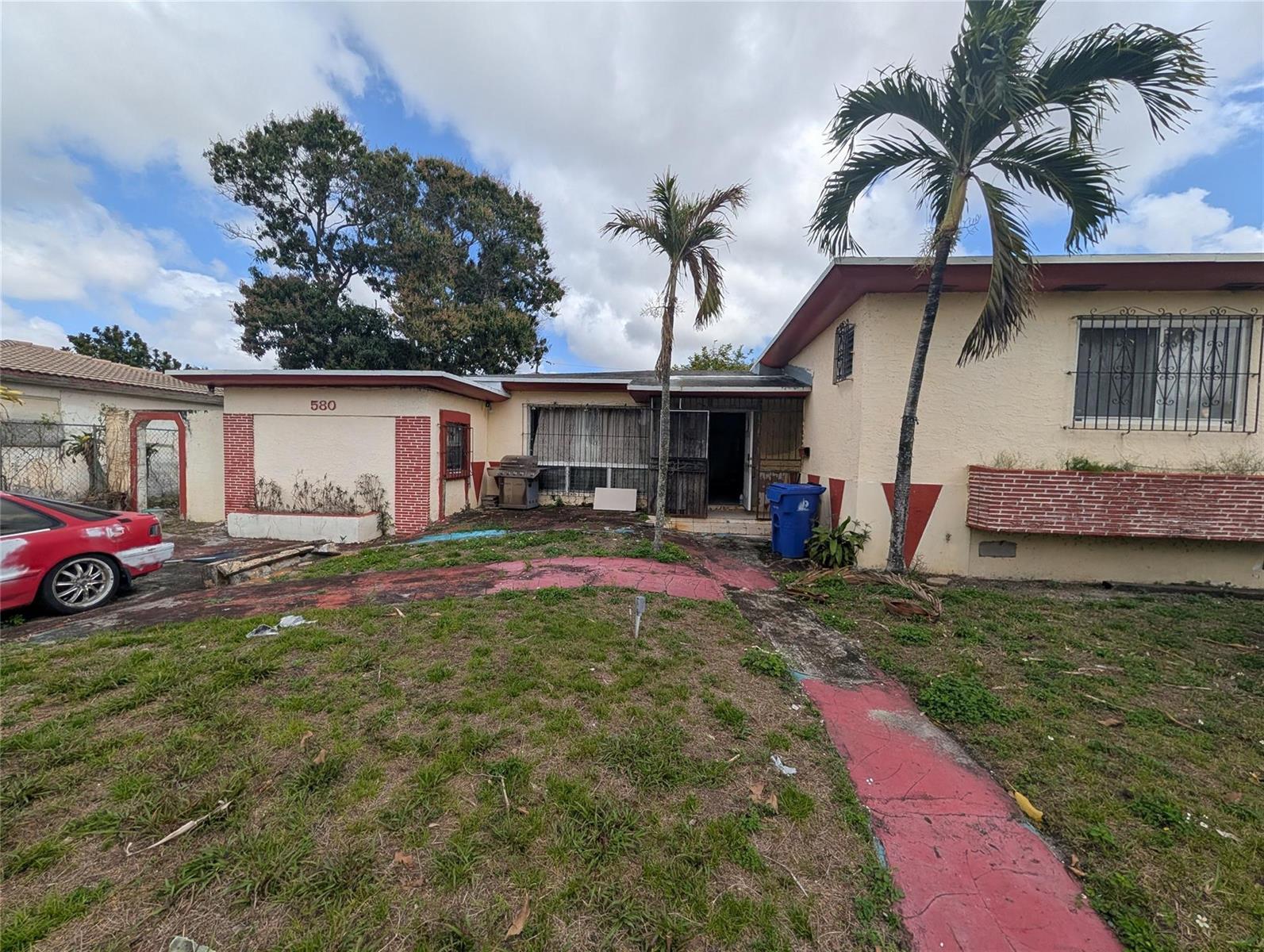 580 E CAMPUS Circle, Fort Lauderdale FL 33312