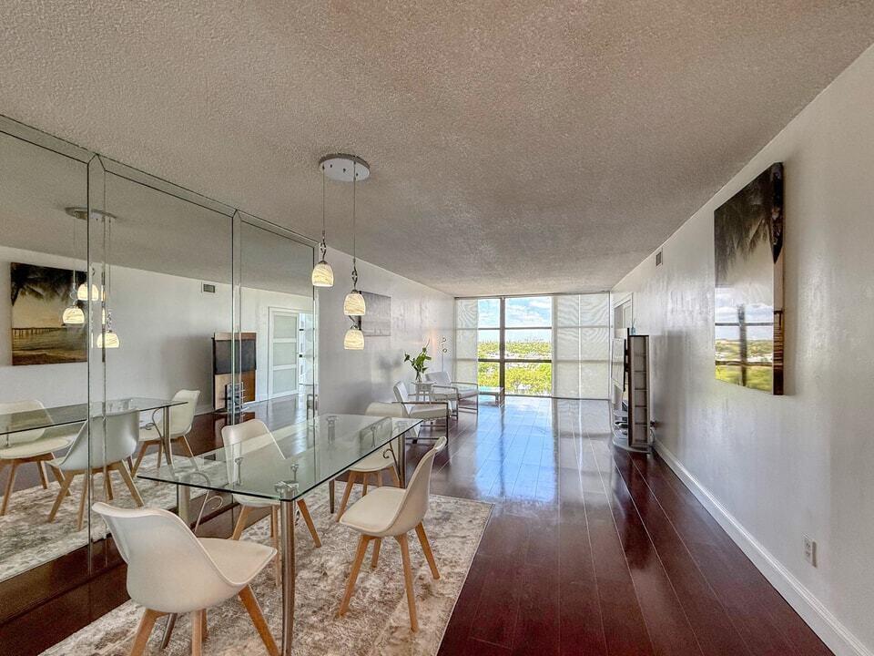 800 Parkview Drive # 823, FL 33009