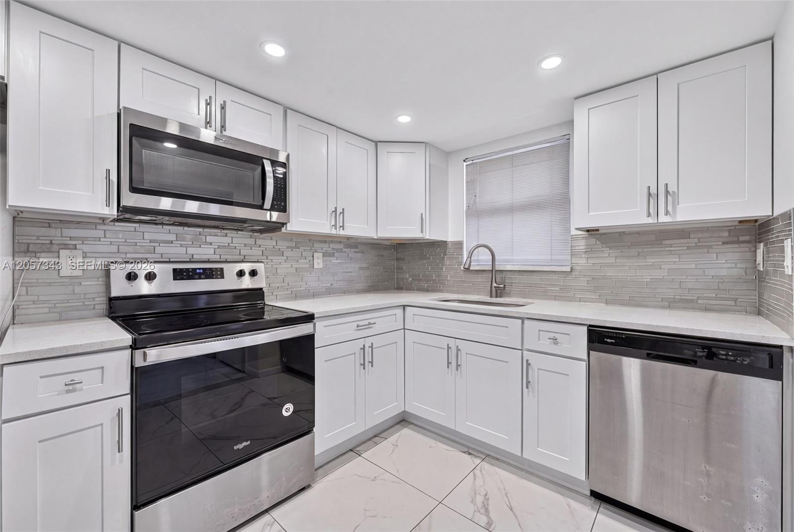 5900 NW 44th St # 414, Lauderhill FL 33319 photo 2