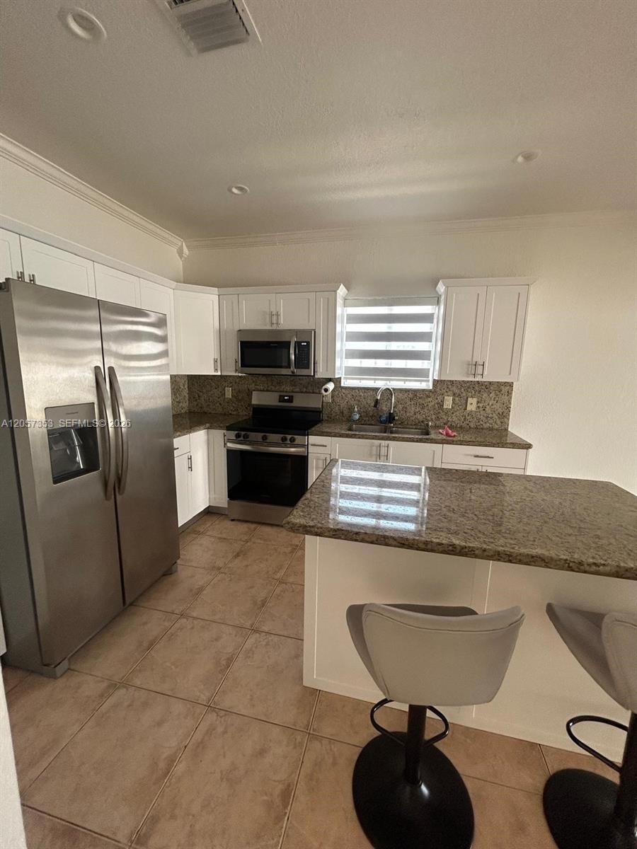 9117 NW 169th St, Miami Lakes FL 33018 photo 5
