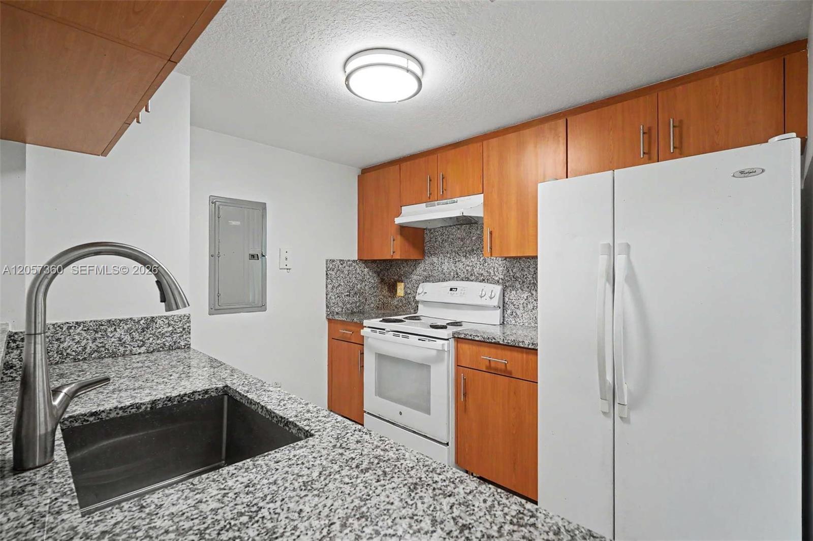 816 NW 11th St # 402, Miami FL 33136 photo 5