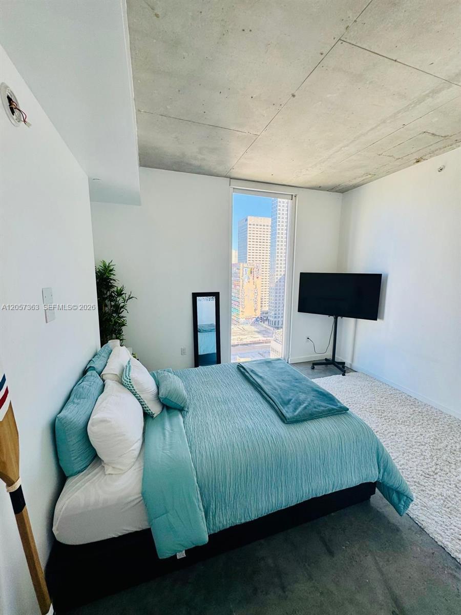 151 SE 1st St # 2102, Miami FL 33131 photo 2