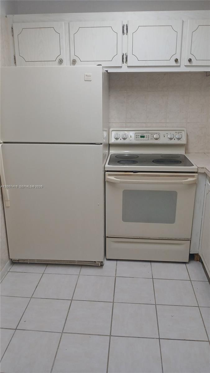 125 Canterbury  E # 125, West Palm Beach FL 33417 photo 5
