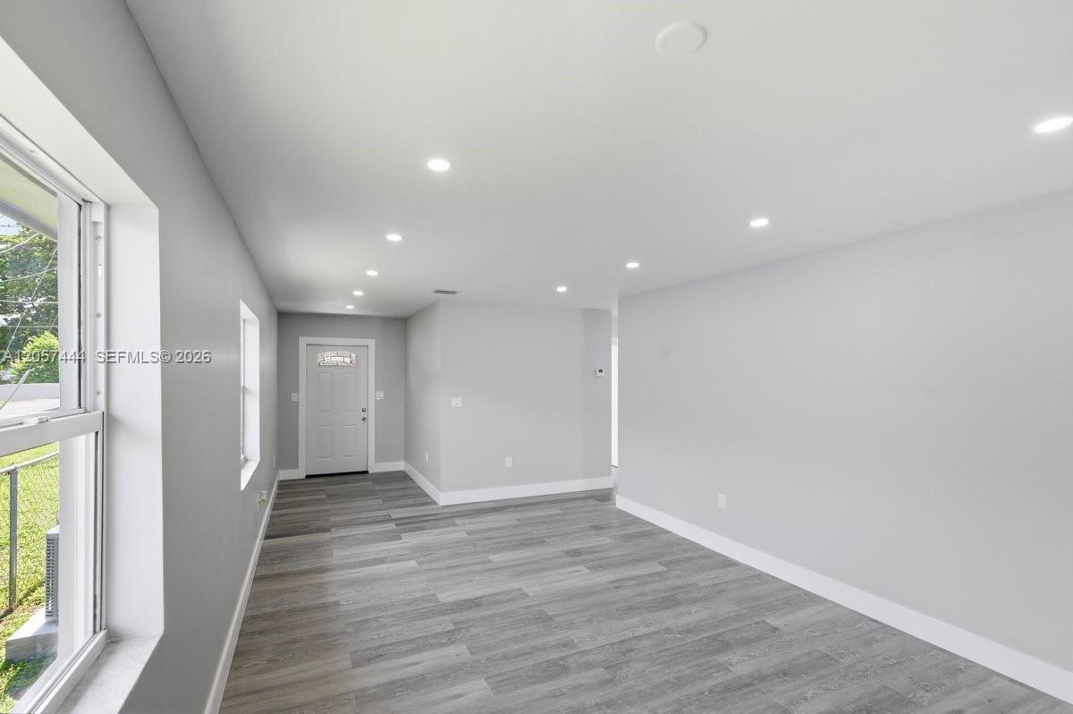 2288 W 4th Ct, Hialeah FL 33010 photo 2